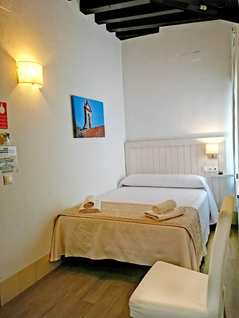 Hostal La Fonda Conil De La Frontera Exterior photo